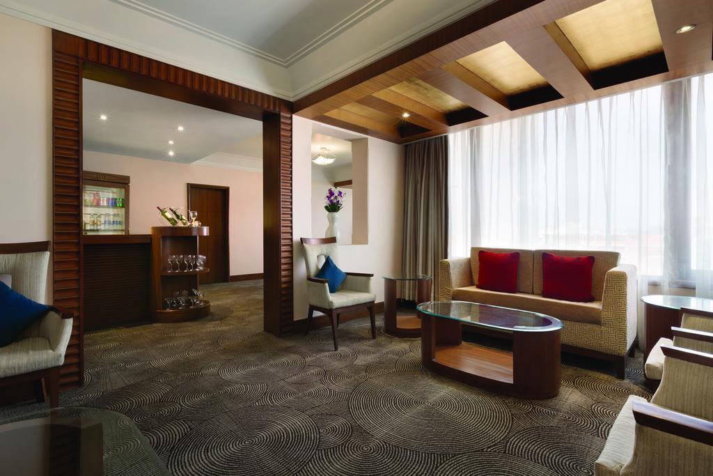 Hotel Ramada Plaza By Wyndham Jhv Varanasi